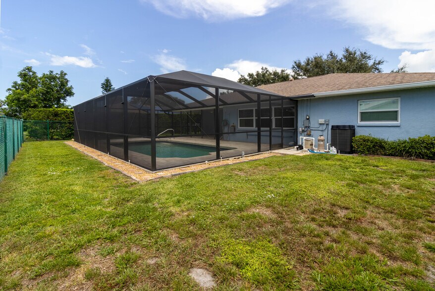 Building Photo - 1036 N Cypress Point Dr