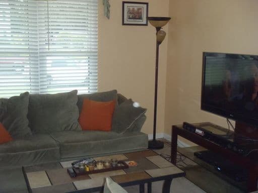 Building Photo - Open Floor Plan Ranch w/Large Fenced Yard