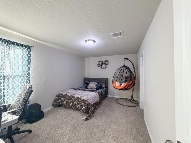 Building Photo - 3049 Blantyre Bnd