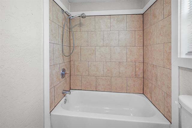 Building Photo - 208 3rd St