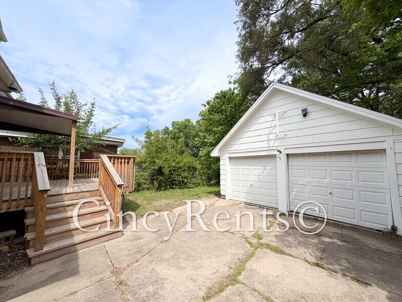 Building Photo - 22 Escalon St