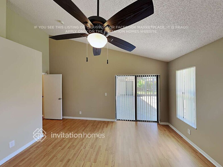 Building Photo - 5112 NW 49th Ave