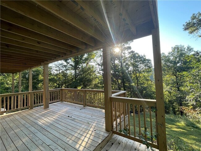 Building Photo - 42 Hope Dr