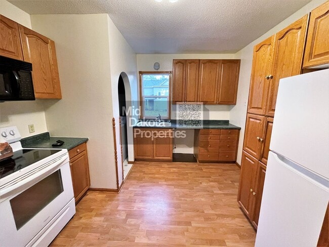 Building Photo - 700 S Wisconsin- 3 bedroom house