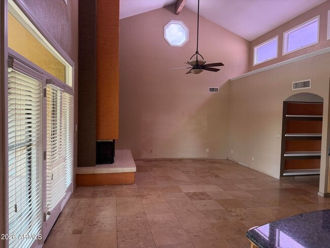 Building Photo - 8377 E Thoroughbred Trail