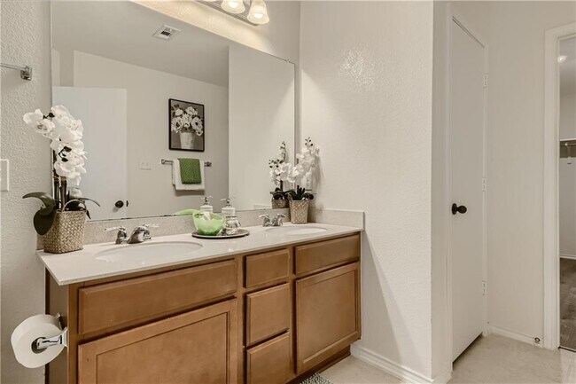 Building Photo - 13905 Vigilance St