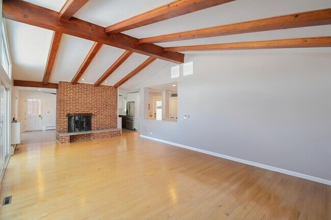 Building Photo - 71 Lake Shore Dr