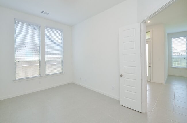 Building Photo - 23719 Sweeny Vly Dr