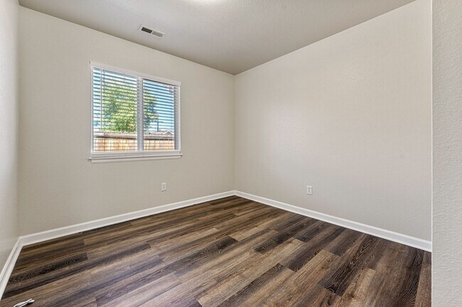 Building Photo - Charming Home in Sunnyside, DENVER