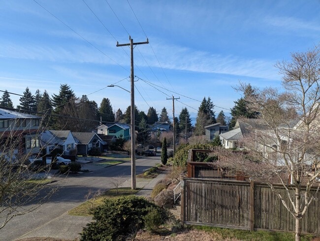 Building Photo - 3730 SW Austin St