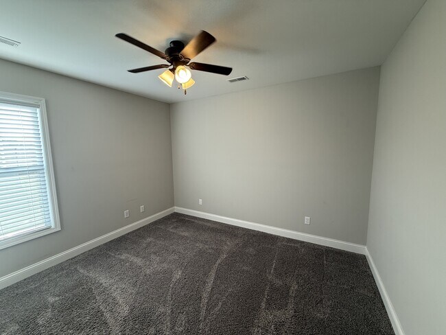 Building Photo - 5259 Sandy Brae Ln
