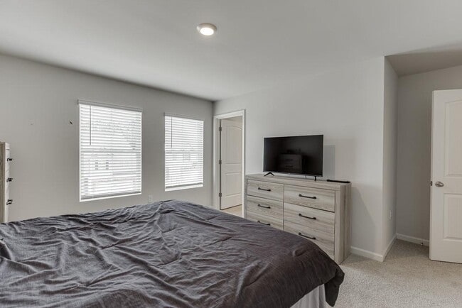 Building Photo - 6659 Corryton St