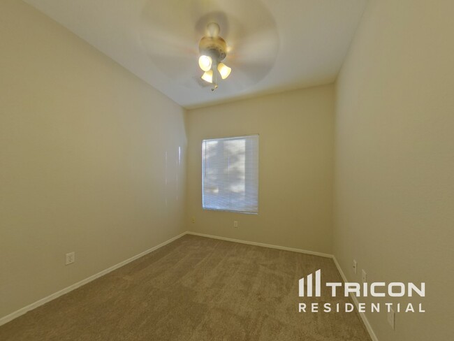 Building Photo - 33 S Laveen Pl