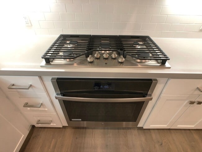 Building Photo - 195 Bowery