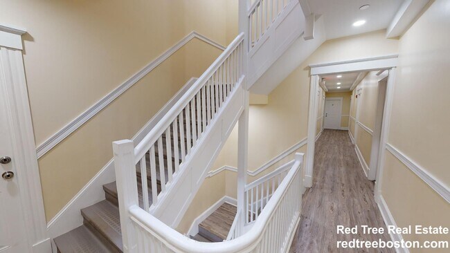 Building Photo - 123 Sutherland Rd