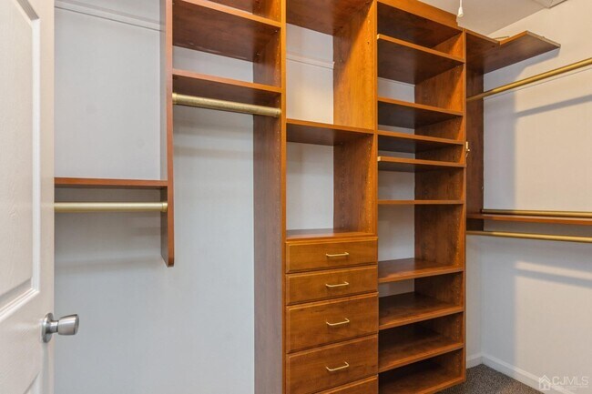 Building Photo - 34 Chimney Ct