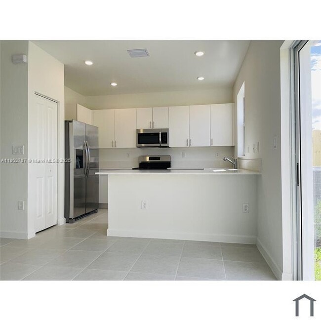 Building Photo - 29240 SW 162nd Ct