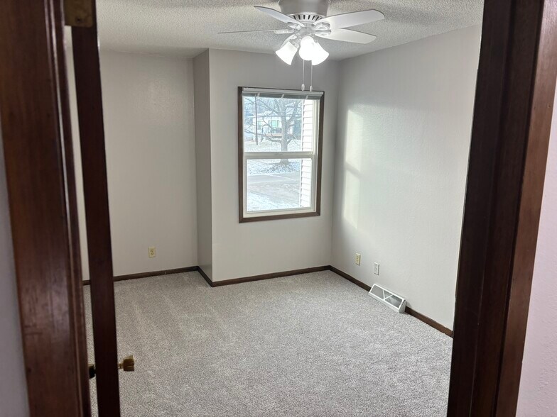 Building Photo - 5277 NW Torgerson Dr