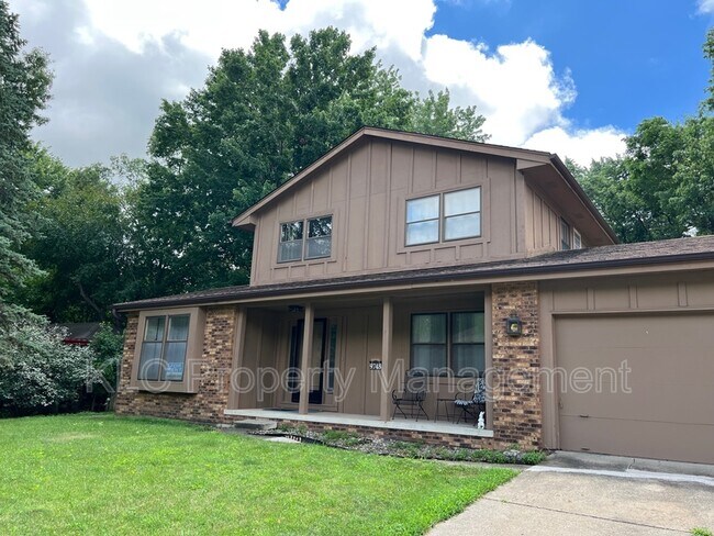 Building Photo - 9748 Lincoln Ave