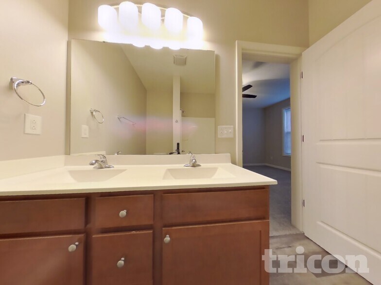 Building Photo - 204 Myers Rd