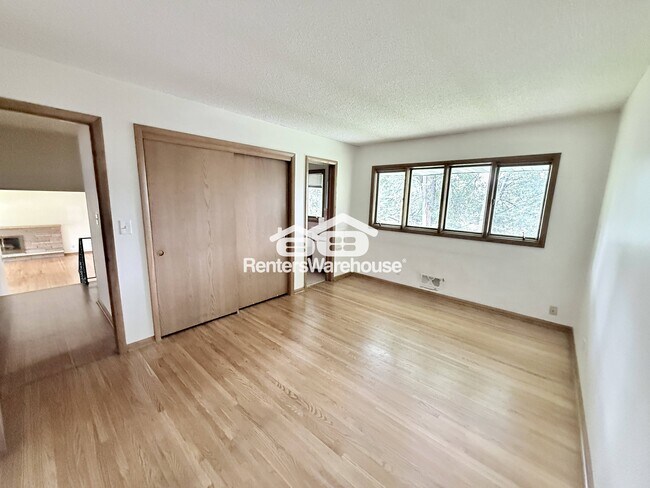 Building Photo - 3813 W 60th St