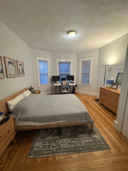 Bedroom - 44 Russell Rd