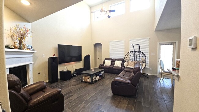 Building Photo - 18514 Gardens End Ln