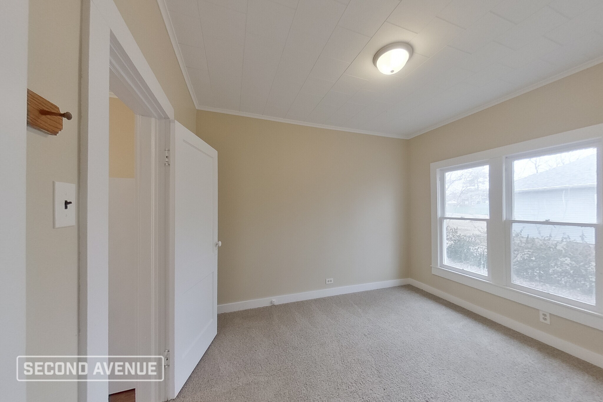 Building Photo - 601 E 4th St