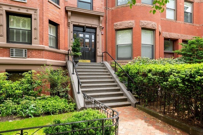 Building Photo - 281 Beacon St