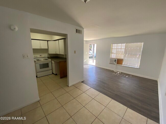 Building Photo - 3132 Wyoming St