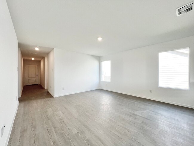 Building Photo - New Build in the Lovely Rosemary Ridge Subdivision