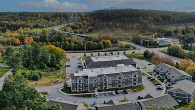 Building Photo - 2 bed, 1 bath apartment with washer and dryer included (65 Griffin Ln #102)