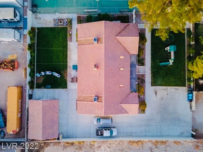 Building Photo - COMING SOON: Single Story 5 Bd, 4 Bth, Inc...