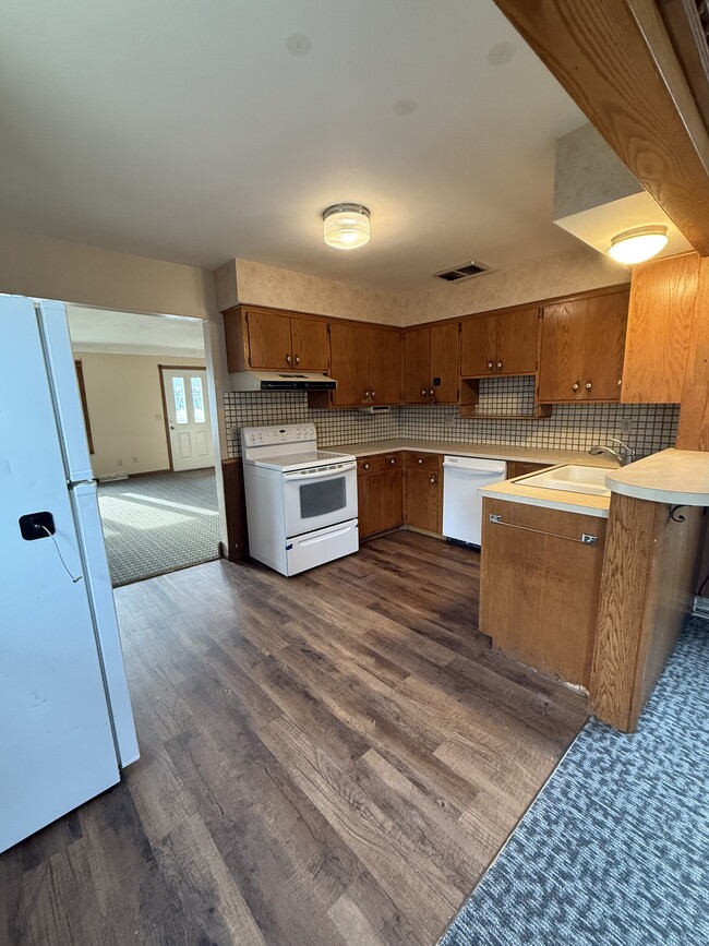 Building Photo - 2021 Veterans Dr