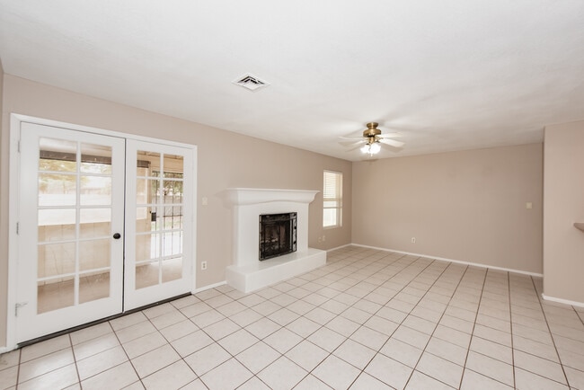 Building Photo - 3477 E Cuadrilla Ln