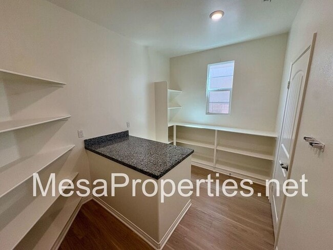Building Photo - 3244 E Yellowstone Dr