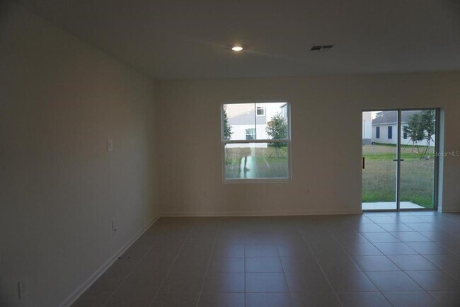 Building Photo - 3779 Bergamot Blvd