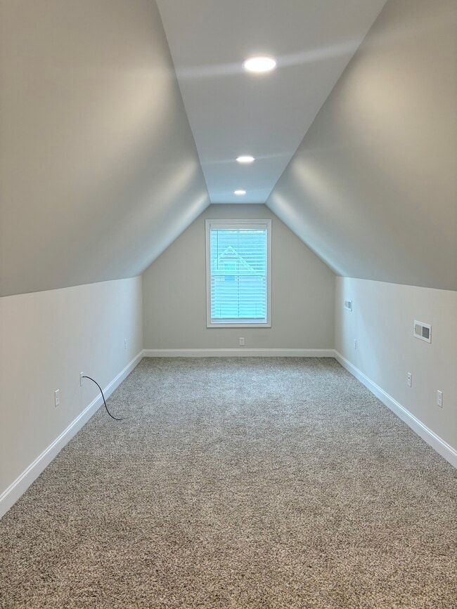 Building Photo - 542 Providence Ct