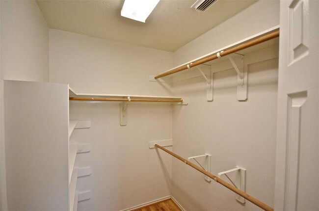 Building Photo - 5614 Redgrove Ln