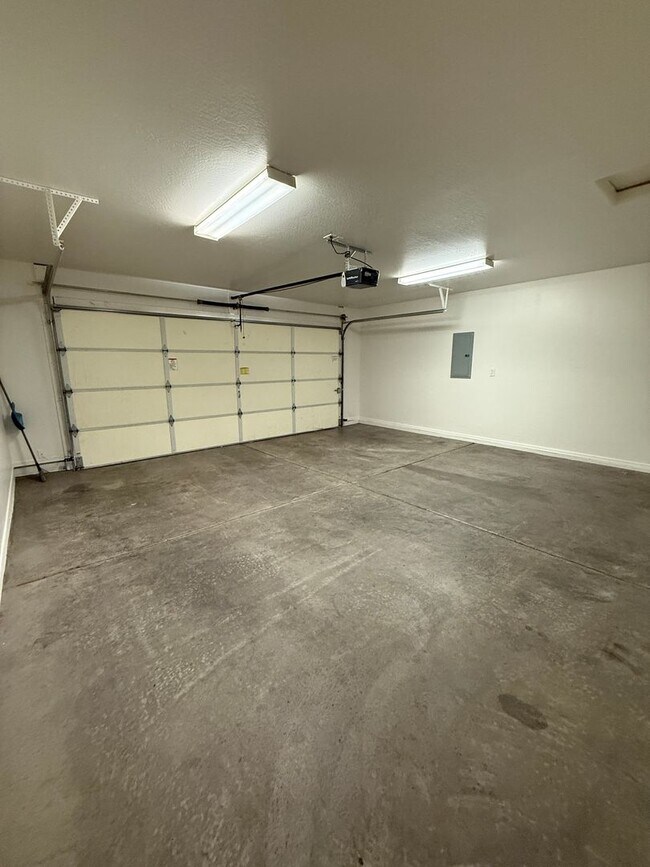 Building Photo - 3866 E Teri Ct