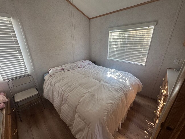 Building Photo - 2 Bed 2 Bath FURNISHED home!