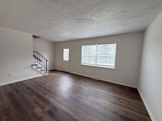 Building Photo - 52 N Front St