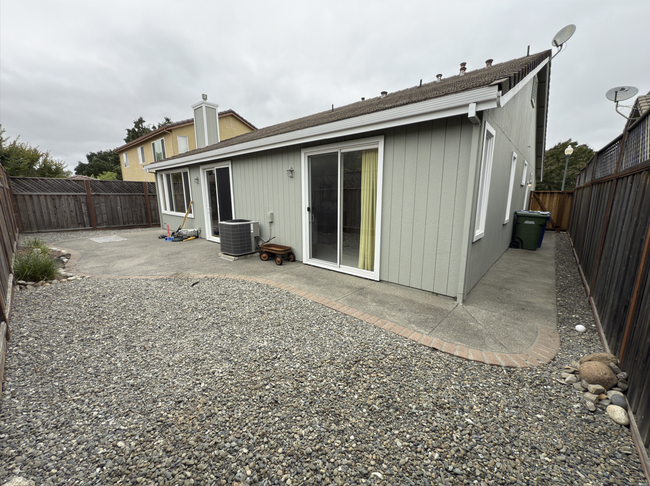 Building Photo - 7508-7513 13th Hole Dr