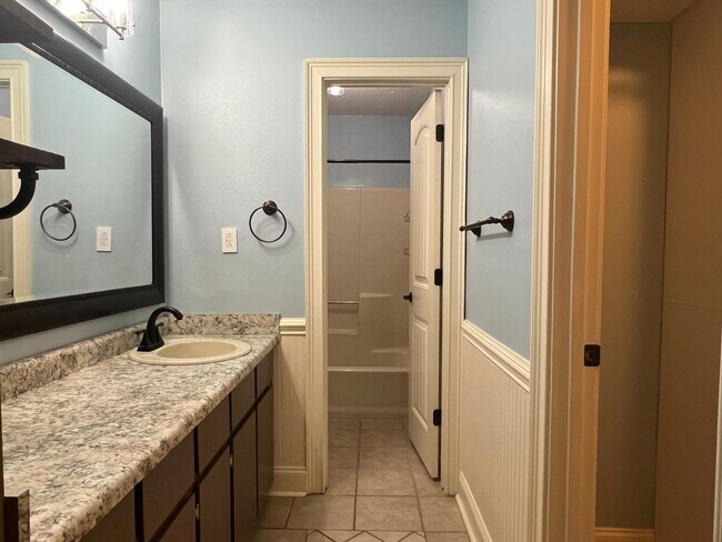 Building Photo - Great Home in Dove Cove Subdivision