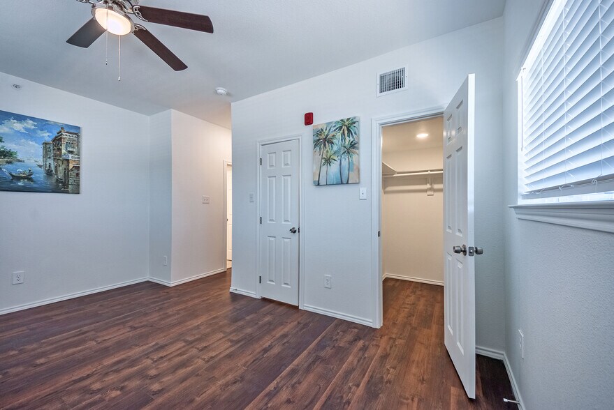 Building Photo - 11234 Park Central Pl