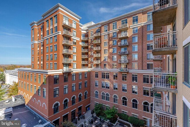 Building Photo - 1205 N Garfield St