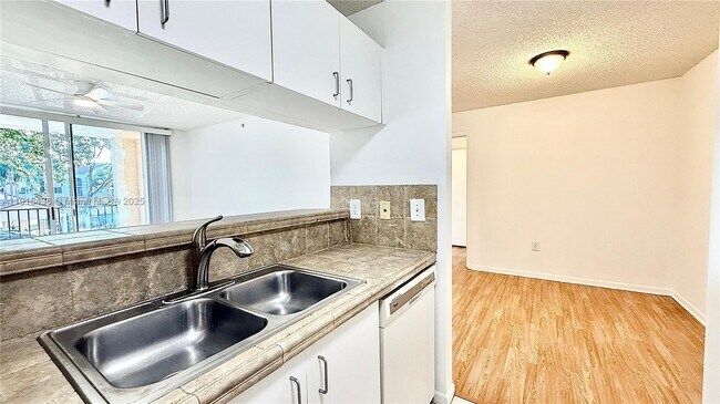 Building Photo - 1739 Village Blvd