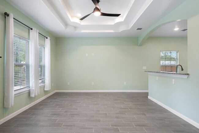 Building Photo - Charming 3/2/2 single story home near Downtown SA & St. Mary's University!