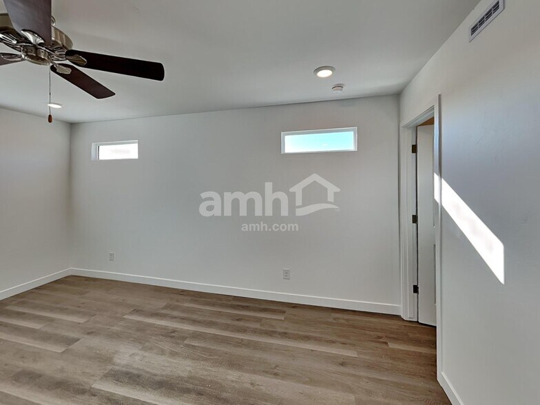 Building Photo - 9720 N Rancho Lozano