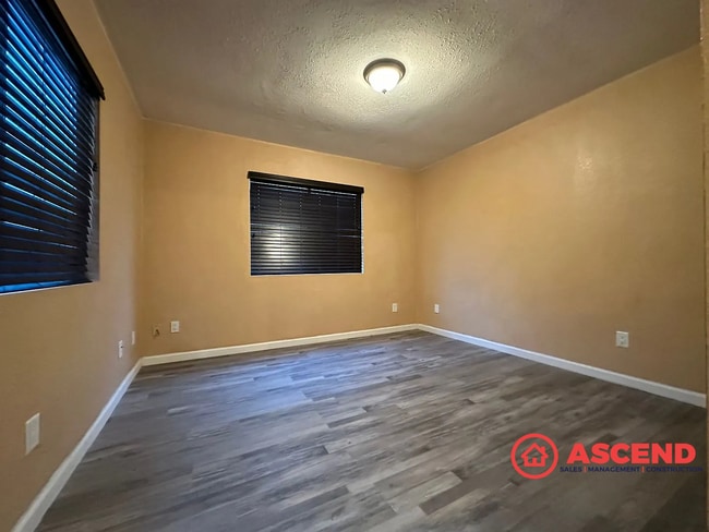 Building Photo - Cute 3 Bedroom Located in Taft!
